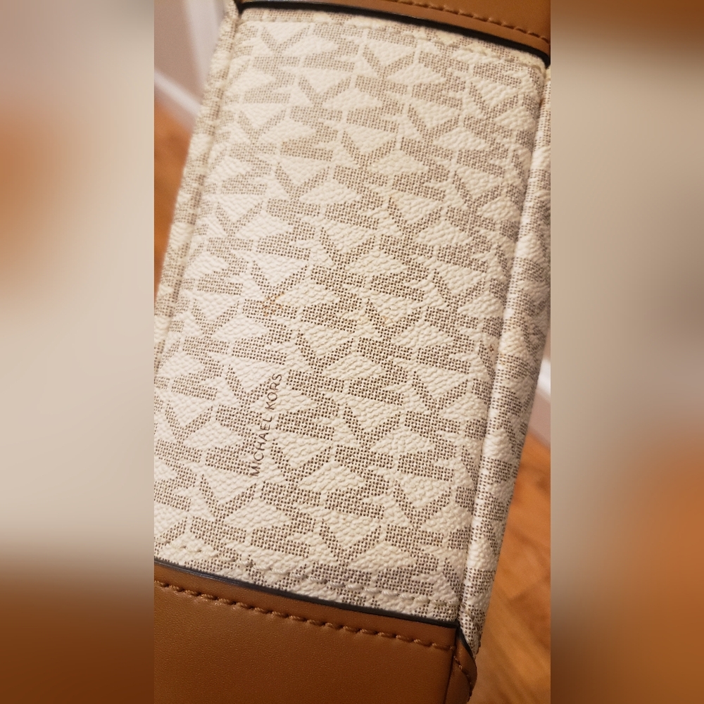 Michael Kors Signature Lillian Shoulder Bag 💫 - Picture 9 of 13